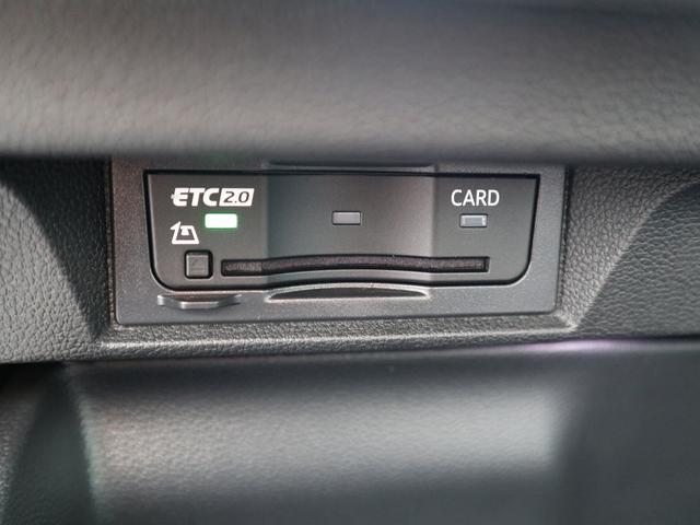 �d�s�b�Q�D�O���j�b�g�̓O���[�u�a�n�w���ɔz�u����Ă���܂�