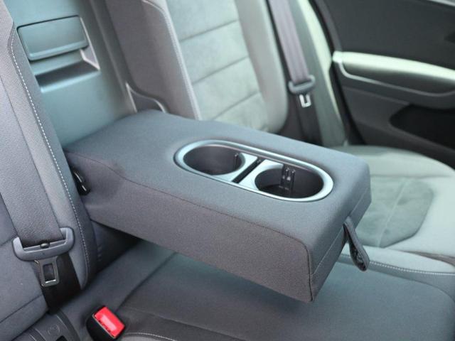 TSIハイライン テックエディション 認定中古車 禁煙車 ワンオーナー 液晶メーター 純正ナビ バックカメラ ETC ルーフレール 新車保証付き(39枚目)