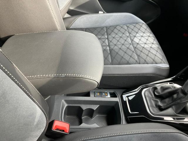 Ｔ－ロック ＴＤＩ　Ｒライン　ブラックスタイル　認定中古車（28枚目）