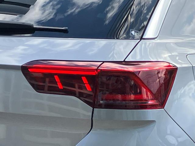 Ｔ－ロック ＴＳＩ　スタイル　認定中古車革シート　ＩＱライト　トラベルアシスト　ＡＣＣ（8枚目）