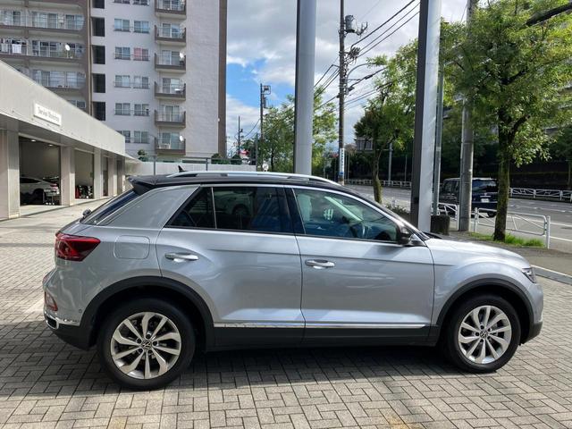 Ｔ－ロック ＴＳＩ　スタイル　認定中古車革シート　ＩＱライト　トラベルアシスト　ＡＣＣ（13枚目）