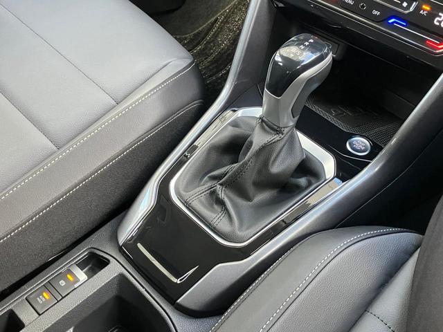 Ｔ－ロック ＴＳＩ　スタイル　認定中古車革シート　ＩＱライト　トラベルアシスト　ＡＣＣ（26枚目）