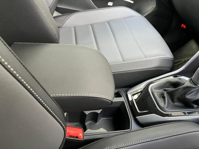 Ｔ－ロック ＴＳＩ　スタイル　認定中古車革シート　ＩＱライト　トラベルアシスト　ＡＣＣ（28枚目）