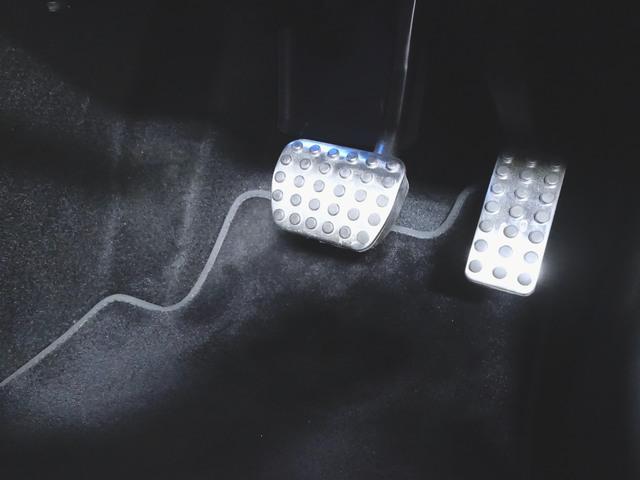 ＧＬＢ ＧＬＢ２００　ｄ　４マチック　ＡＭＧラインパッケージ　３列シート　ＡＭＧライン　Ｂｌｕｅｔｏｏｔｈ接続　ＥＴＣ　ＬＥＤヘッドライト　ＴＶ　アイドリングストップ　クルーズコントロール　コネクテッド機能　サイドカメラ　シートヒーター（9枚目）