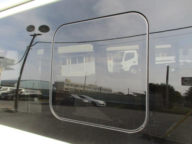 ハイエースバン ロングＤＸ　ＧＬパッケージ　４ＷＤ　トヨタセーフティーセンス　両側スライドドア（小窓付き）　前ドライブレコーダー　ＡＣ１００Ｖ　Ｗエアバック　ＥＴＣ　Ｂｌｕｅｔｏｏｔｈ　カロッツェリアメモリーナビ　フルセグＴＶ　オートハイビーム（71枚目）