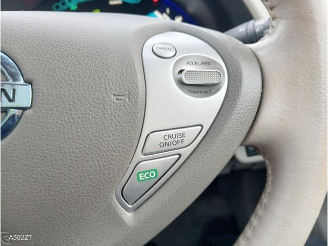 リーフ Ｘ　１０セグ　禁煙車　クルコン　ＥＴＣ　純正ナビ　フルセグ　バックカメラ　Ｂｌｕｅｔｏｏｔｈ　シートヒーター　ＬＥＤヘッド　前フォグ　オートライト　ドアバイザー　スマートキー　ＰＵＳＨスタート　純正アルミ（24枚目）