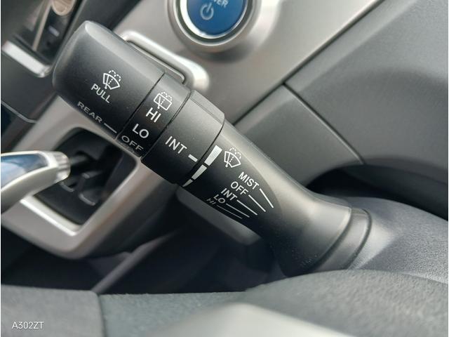 プリウスアルファ Ｓ　Ｌセレクション　禁煙車　ＬＥＤヘッド　ＥＴＣ　純正ナビ　フルセグ　バックカメラ　Ｂｌｕｅｔｏｏｔｈ　ＵＳＢ　ＣＤ　ＤＶＤ　オートライト　ドアバイザー　純正アルミ（24枚目）