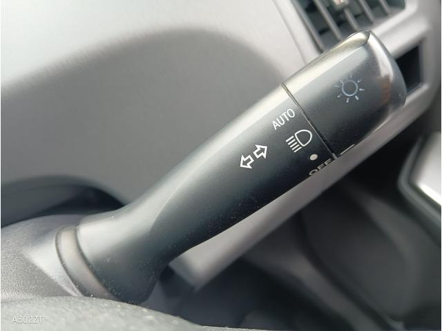 プリウスアルファ Ｓ　Ｌセレクション　禁煙車　ＬＥＤヘッド　ＥＴＣ　純正ナビ　フルセグ　バックカメラ　Ｂｌｕｅｔｏｏｔｈ　ＵＳＢ　ＣＤ　ＤＶＤ　オートライト　ドアバイザー　純正アルミ（25枚目）