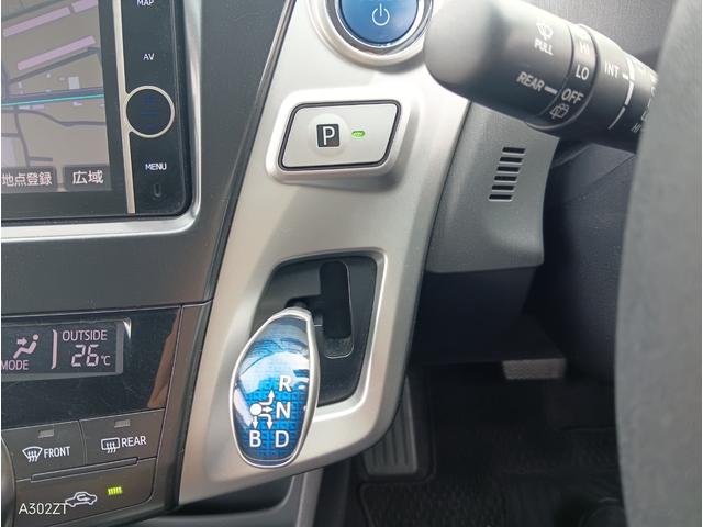 プリウスアルファ Ｓ　Ｌセレクション　禁煙車　ＬＥＤヘッド　ＥＴＣ　純正ナビ　フルセグ　バックカメラ　Ｂｌｕｅｔｏｏｔｈ　ＵＳＢ　ＣＤ　ＤＶＤ　オートライト　ドアバイザー　純正アルミ（26枚目）
