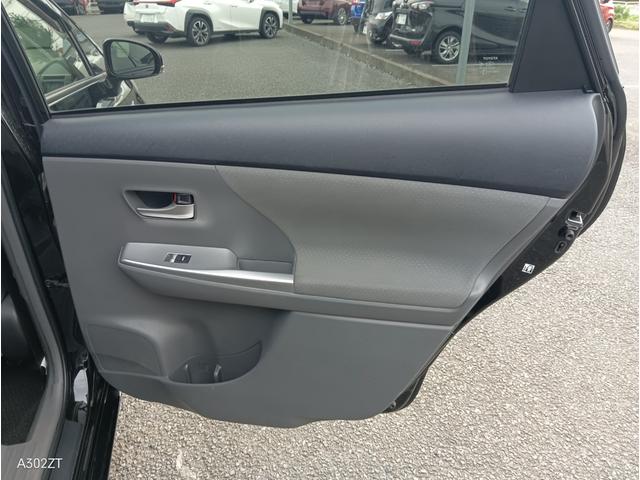 プリウスアルファ Ｓ　Ｌセレクション　禁煙車　ＬＥＤヘッド　ＥＴＣ　純正ナビ　フルセグ　バックカメラ　Ｂｌｕｅｔｏｏｔｈ　ＵＳＢ　ＣＤ　ＤＶＤ　オートライト　ドアバイザー　純正アルミ（40枚目）