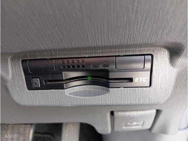 プリウスアルファ Ｓ　禁煙車　ＥＴＣ　前フォグ　オートライト　バックカメラ　ＣＤ　ＤＶＤ　スマートキー　ＰＵＳＨスタート　スマートキー（6枚目）
