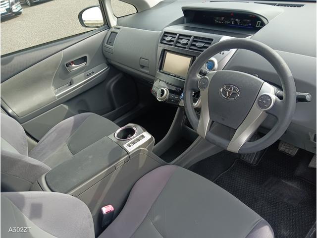 プリウスアルファ Ｓ　禁煙車　ＥＴＣ　前フォグ　オートライト　バックカメラ　ＣＤ　ＤＶＤ　スマートキー　ＰＵＳＨスタート　スマートキー（14枚目）