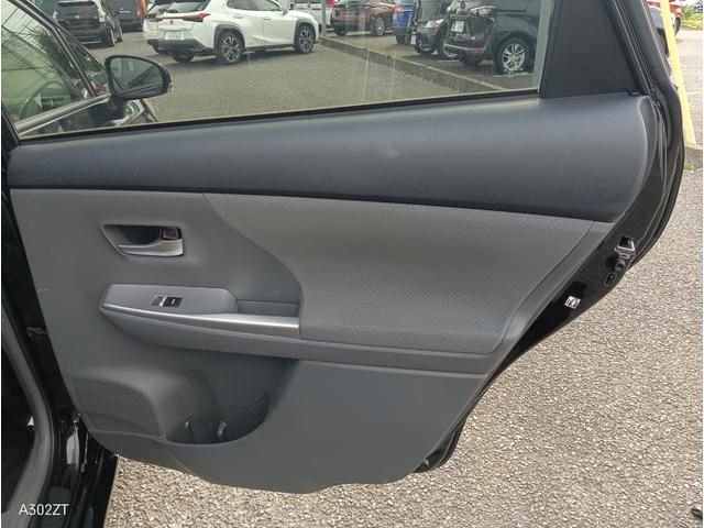 プリウスアルファ Ｓ　禁煙車　ＥＴＣ　前フォグ　オートライト　バックカメラ　ＣＤ　ＤＶＤ　スマートキー　ＰＵＳＨスタート　スマートキー（39枚目）