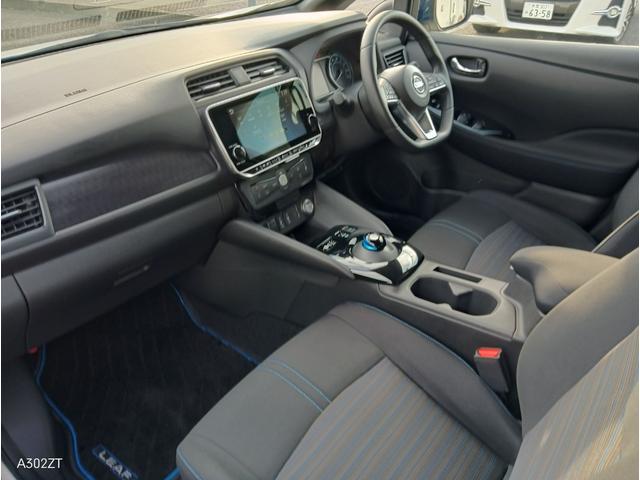 リーフ Ｘ　Ｃａｒｐｌａｙ　ワンオーナー　禁煙車　ルーフ２トンカラー　障害物センサー　純正ナビ　フルセグ　Ｂカメ　Ｂｌｕｅｔｏｏｔｈ　ＨＤＭＩ　ＵＳＢ　シートヒーター　ステアリングヒーター　ＬＥＤヘッド　クルコン（17枚目）