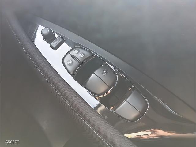 リーフ Ｘ　Ｃａｒｐｌａｙ　ワンオーナー　禁煙車　ルーフ２トンカラー　障害物センサー　純正ナビ　フルセグ　Ｂカメ　Ｂｌｕｅｔｏｏｔｈ　ＨＤＭＩ　ＵＳＢ　シートヒーター　ステアリングヒーター　ＬＥＤヘッド　クルコン（22枚目）