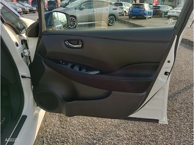 リーフ Ｘ　Ｃａｒｐｌａｙ　ワンオーナー　禁煙車　ルーフ２トンカラー　障害物センサー　純正ナビ　フルセグ　Ｂカメ　Ｂｌｕｅｔｏｏｔｈ　ＨＤＭＩ　ＵＳＢ　シートヒーター　ステアリングヒーター　ＬＥＤヘッド　クルコン（39枚目）