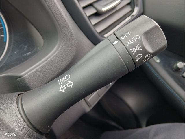 リーフ Ｘ　Ｃａｒｐｌａｙ　障害物センサー　純正ナビ　フルセグ　Ｂカメ　Ｂｌｕｅｔｏｏｔｈ　ＵＳＢ　ＥＴＣ　シートヒーター　ステアリングヒーター　オートライト　クルコン　スマートキー　ＰＵＳＨスタート　社外アルミ（25枚目）