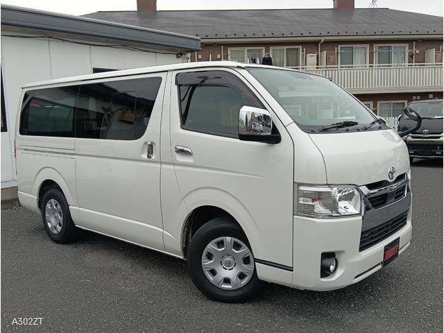 ハイエースバン ロングスーパーＧＬ　禁煙車　ディーゼルターボ　両側小窓付きスライドドア　後席エアコン　トヨタセーフティーセンス　純正オーディオ　バックカメラ　ＵＳＢ　ＬＥＤヘッドライト　オートライト　前フォグ　車線逸脱警告　キーレス（6枚目）