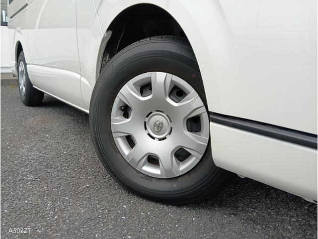 ハイエースバン ロングスーパーＧＬ　禁煙車　ディーゼルターボ　両側小窓付きスライドドア　後席エアコン　トヨタセーフティーセンス　純正オーディオ　バックカメラ　ＵＳＢ　ＬＥＤヘッドライト　オートライト　前フォグ　車線逸脱警告　キーレス（30枚目）