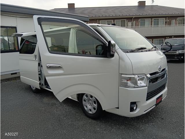 ハイエースバン ロングスーパーＧＬ　禁煙車　ディーゼルターボ　両側小窓付きスライドドア　後席エアコン　トヨタセーフティーセンス　純正オーディオ　バックカメラ　ＵＳＢ　ＬＥＤヘッドライト　オートライト　前フォグ　車線逸脱警告　キーレス（55枚目）