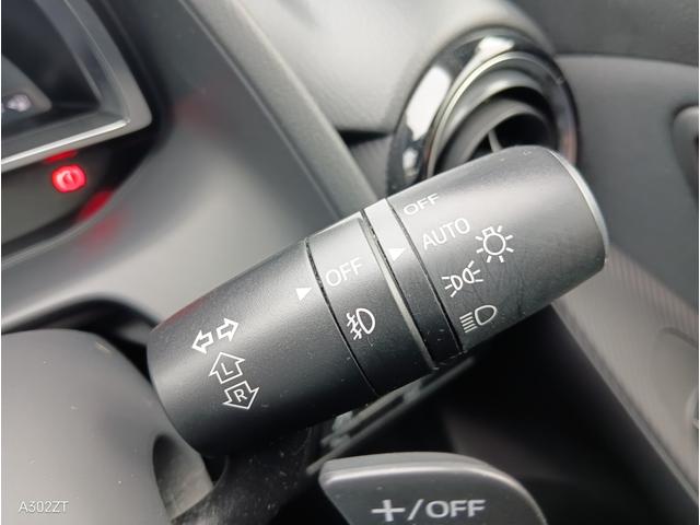 デミオ ＸＤツーリング　禁煙車　ディーゼルターボ　ブラインドスポットモニター　ＬＥＤヘッド　前フォグ　純正ナビ　バックカメラ　Ｂｌｕｅｔｏｏｔｈ　ＵＳＢ　クルーズコントロール　ＥＴＣ　純正アルミ　スマートキー　ＰＵＳＨスタ（25枚目）