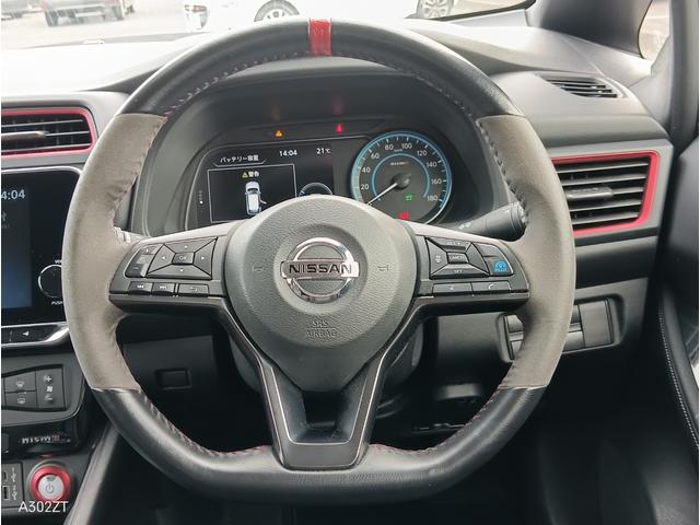 リーフ ニスモ　プロパイロットパーキング　駐車支援　ＢＳＭ　障害物センサー　Ｃａｒｐｌａｙ　ＥＴＣ２．０　全周囲カメラ　純正ナビ　ＨＤＭＩ　ＵＳＢ　シートヒーター　ＬＥＤヘッド　前フォグ　ＰＵＳＨスタート　純正アルミ（21枚目）