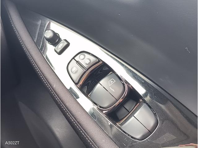 リーフ ニスモ　プロパイロットパーキング　駐車支援　ＢＳＭ　障害物センサー　Ｃａｒｐｌａｙ　ＥＴＣ２．０　全周囲カメラ　純正ナビ　ＨＤＭＩ　ＵＳＢ　シートヒーター　ＬＥＤヘッド　前フォグ　ＰＵＳＨスタート　純正アルミ（22枚目）
