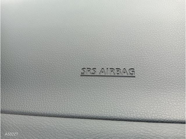 リーフ ニスモ　プロパイロットパーキング　駐車支援　ＢＳＭ　障害物センサー　Ｃａｒｐｌａｙ　ＥＴＣ２．０　全周囲カメラ　純正ナビ　ＨＤＭＩ　ＵＳＢ　シートヒーター　ＬＥＤヘッド　前フォグ　ＰＵＳＨスタート　純正アルミ（33枚目）