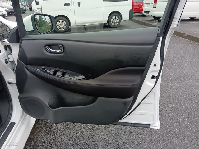リーフ X Vセレクション 令和5年式 禁煙 プロパイロット Carplay 全周囲 ETC2.0 BSM 障害物センサー 純正ナビ Bカメ USB HDMI Bluetooth シートヒーター ステアリングヒータ 純正アルミ(41枚目)