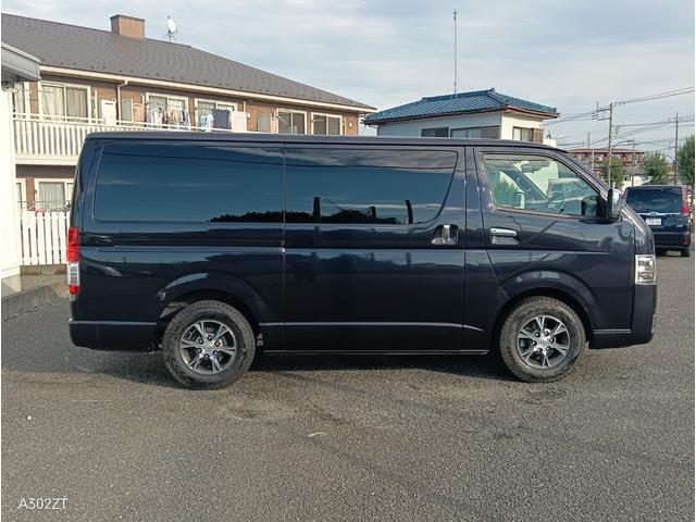 ハイエースバン スーパーＧＬ　ダークプライムＩＩ　１オーナー　ＴＴＳ　両側パワスラ障害物センサー　全周囲カメラ　デジタルインナーミラー　純正ナビ　Ｂカメラ　ＨＤＭＩ　ＵＳＢ　ＡＣ１００Ｖ　ＬＥＤヘッド　フォグ　ＥＴＣ　車線逸脱警告　２２０ブラック（8枚目）