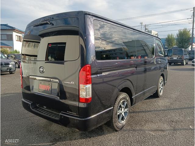 ハイエースバン スーパーＧＬ　ダークプライムＩＩ　１オーナー　ＴＴＳ　両側パワスラ障害物センサー　全周囲カメラ　デジタルインナーミラー　純正ナビ　Ｂカメラ　ＨＤＭＩ　ＵＳＢ　ＡＣ１００Ｖ　ＬＥＤヘッド　フォグ　ＥＴＣ　車線逸脱警告　２２０ブラック（10枚目）