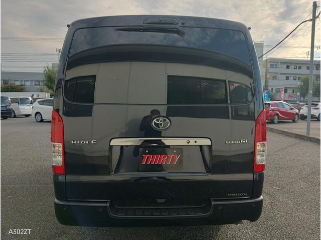 ハイエースバン スーパーＧＬ　ダークプライムＩＩ　１オーナー　ＴＴＳ　両側パワスラ障害物センサー　全周囲カメラ　デジタルインナーミラー　純正ナビ　Ｂカメラ　ＨＤＭＩ　ＵＳＢ　ＡＣ１００Ｖ　ＬＥＤヘッド　フォグ　ＥＴＣ　車線逸脱警告　２２０ブラック（11枚目）