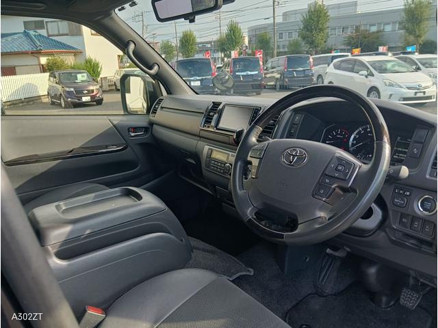 ハイエースバン スーパーＧＬ　ダークプライムＩＩ　１オーナー　ＴＴＳ　両側パワスラ障害物センサー　全周囲カメラ　デジタルインナーミラー　純正ナビ　Ｂカメラ　ＨＤＭＩ　ＵＳＢ　ＡＣ１００Ｖ　ＬＥＤヘッド　フォグ　ＥＴＣ　車線逸脱警告　２２０ブラック（13枚目）