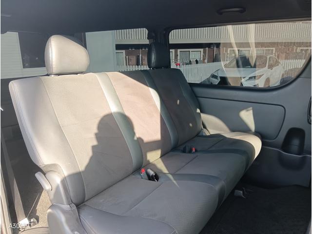 ハイエースバン スーパーＧＬ　ダークプライムＩＩ　１オーナー　ＴＴＳ　両側パワスラ障害物センサー　全周囲カメラ　デジタルインナーミラー　純正ナビ　Ｂカメラ　ＨＤＭＩ　ＵＳＢ　ＡＣ１００Ｖ　ＬＥＤヘッド　フォグ　ＥＴＣ　車線逸脱警告　２２０ブラック（14枚目）