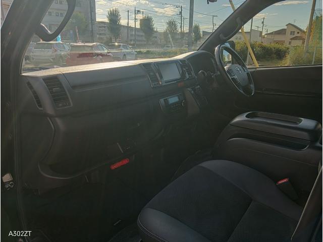 ハイエースバン スーパーＧＬ　ダークプライムＩＩ　１オーナー　ＴＴＳ　両側パワスラ障害物センサー　全周囲カメラ　デジタルインナーミラー　純正ナビ　Ｂカメラ　ＨＤＭＩ　ＵＳＢ　ＡＣ１００Ｖ　ＬＥＤヘッド　フォグ　ＥＴＣ　車線逸脱警告　２２０ブラック（16枚目）