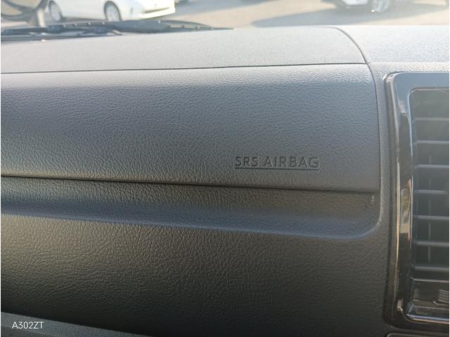 ハイエースバン スーパーＧＬ　ダークプライムＩＩ　１オーナー　ＴＴＳ　両側パワスラ障害物センサー　全周囲カメラ　デジタルインナーミラー　純正ナビ　Ｂカメラ　ＨＤＭＩ　ＵＳＢ　ＡＣ１００Ｖ　ＬＥＤヘッド　フォグ　ＥＴＣ　車線逸脱警告　２２０ブラック（32枚目）