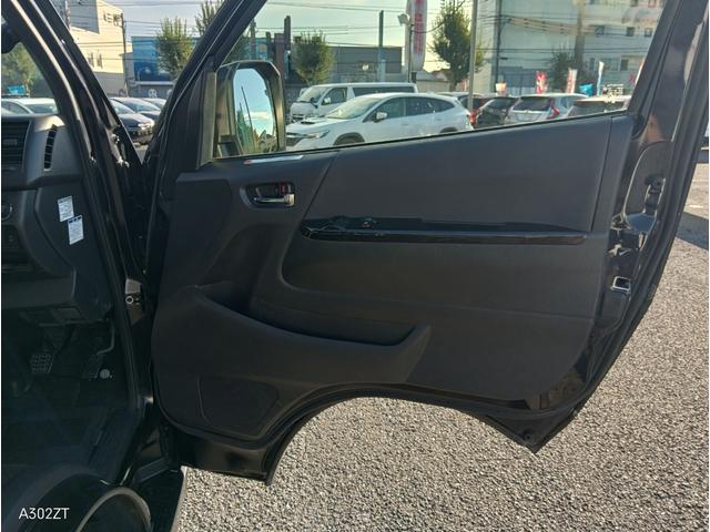 ハイエースバン スーパーＧＬ　ダークプライムＩＩ　１オーナー　ＴＴＳ　両側パワスラ障害物センサー　全周囲カメラ　デジタルインナーミラー　純正ナビ　Ｂカメラ　ＨＤＭＩ　ＵＳＢ　ＡＣ１００Ｖ　ＬＥＤヘッド　フォグ　ＥＴＣ　車線逸脱警告　２２０ブラック（41枚目）