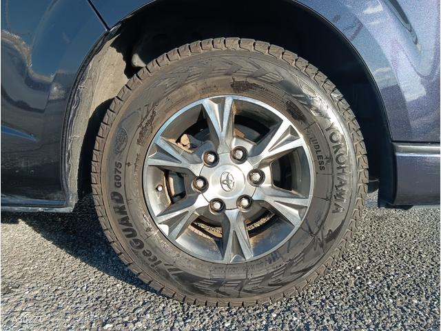 ハイエースバン スーパーＧＬ　ダークプライムＩＩ　１オーナー　ＴＴＳ　両側パワスラ障害物センサー　全周囲カメラ　デジタルインナーミラー　純正ナビ　Ｂカメラ　ＨＤＭＩ　ＵＳＢ　ＡＣ１００Ｖ　ＬＥＤヘッド　フォグ　ＥＴＣ　車線逸脱警告　２２０ブラック（52枚目）