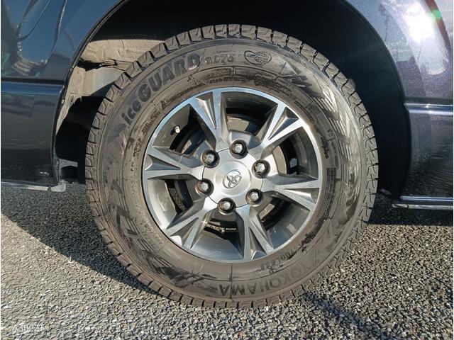 ハイエースバン スーパーＧＬ　ダークプライムＩＩ　１オーナー　ＴＴＳ　両側パワスラ障害物センサー　全周囲カメラ　デジタルインナーミラー　純正ナビ　Ｂカメラ　ＨＤＭＩ　ＵＳＢ　ＡＣ１００Ｖ　ＬＥＤヘッド　フォグ　ＥＴＣ　車線逸脱警告　２２０ブラック（53枚目）