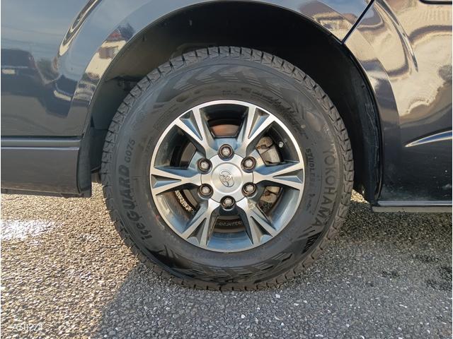 ハイエースバン スーパーＧＬ　ダークプライムＩＩ　１オーナー　ＴＴＳ　両側パワスラ障害物センサー　全周囲カメラ　デジタルインナーミラー　純正ナビ　Ｂカメラ　ＨＤＭＩ　ＵＳＢ　ＡＣ１００Ｖ　ＬＥＤヘッド　フォグ　ＥＴＣ　車線逸脱警告　２２０ブラック（54枚目）