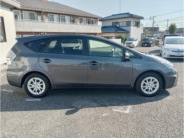 プリウスアルファ G 7人乗り クルコン LEDヘッド 前フォグ 純正ナビ Bluetooth フルセグ バックカメラ USB CD DVD プッシュスタート スマートキー 純正アルミ 禁煙車(9枚目)