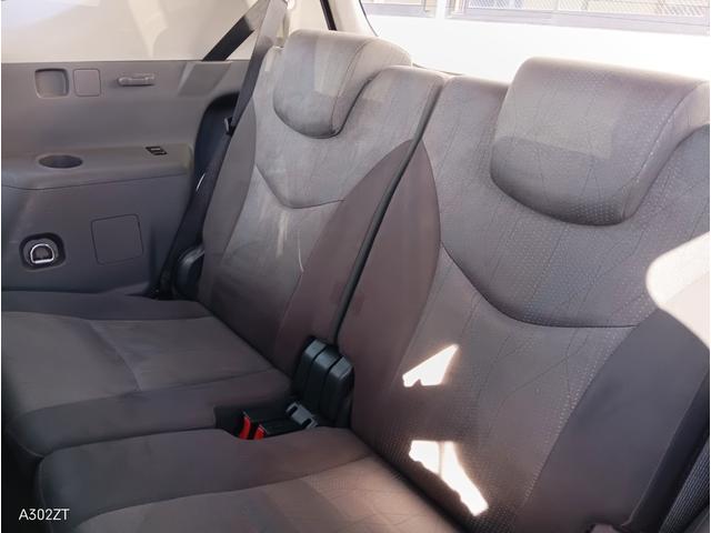 プリウスアルファ G 7人乗り クルコン LEDヘッド 前フォグ 純正ナビ Bluetooth フルセグ バックカメラ USB CD DVD プッシュスタート スマートキー 純正アルミ 禁煙車(19枚目)