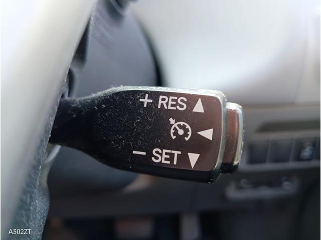 プリウスアルファ G 7人乗り クルコン LEDヘッド 前フォグ 純正ナビ Bluetooth フルセグ バックカメラ USB CD DVD プッシュスタート スマートキー 純正アルミ 禁煙車(24枚目)