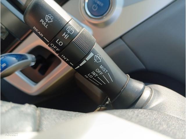 プリウスアルファ G 7人乗り クルコン LEDヘッド 前フォグ 純正ナビ Bluetooth フルセグ バックカメラ USB CD DVD プッシュスタート スマートキー 純正アルミ 禁煙車(27枚目)