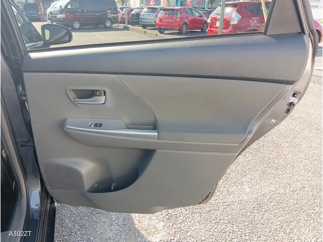 プリウスアルファ G 7人乗り クルコン LEDヘッド 前フォグ 純正ナビ Bluetooth フルセグ バックカメラ USB CD DVD プッシュスタート スマートキー 純正アルミ 禁煙車(44枚目)