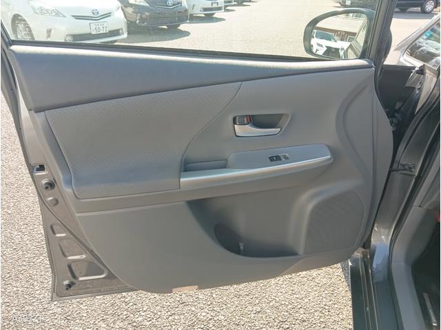 プリウスアルファ G 7人乗り クルコン LEDヘッド 前フォグ 純正ナビ Bluetooth フルセグ バックカメラ USB CD DVD プッシュスタート スマートキー 純正アルミ 禁煙車(47枚目)