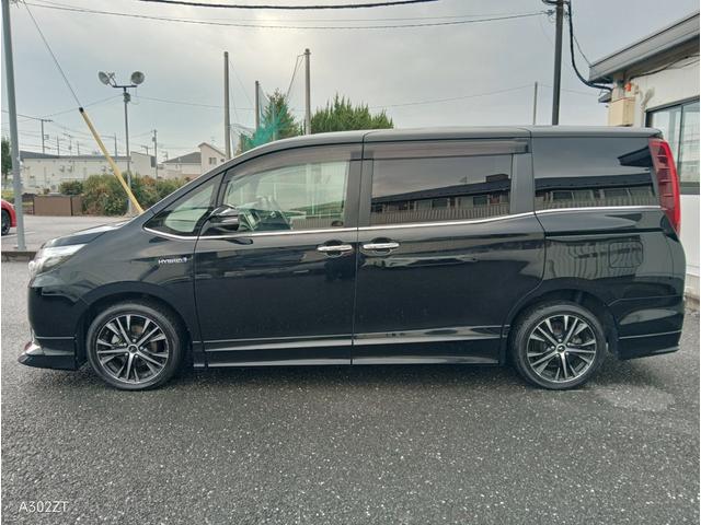 エスクァイア ハイブリッドGi 7人乗り TRDエアロ フリップダウンモニター 両側電動スラ レザーシート シートヒーター クルコン 純正ナビ フルセグ Bluetooth CD DVD ETC LEDヘッド 衝突軽減ブレ 禁煙車(9枚目)