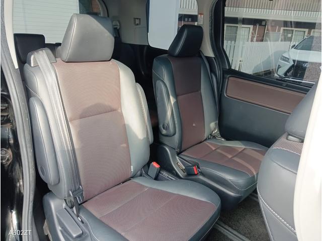 エスクァイア ハイブリッドGi 7人乗り TRDエアロ フリップダウンモニター 両側電動スラ レザーシート シートヒーター クルコン 純正ナビ フルセグ Bluetooth CD DVD ETC LEDヘッド 衝突軽減ブレ 禁煙車(14枚目)