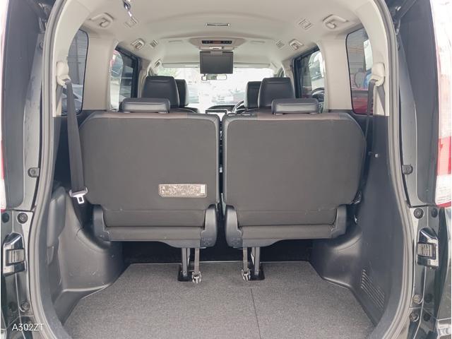 エスクァイア ハイブリッドGi 7人乗り TRDエアロ フリップダウンモニター 両側電動スラ レザーシート シートヒーター クルコン 純正ナビ フルセグ Bluetooth CD DVD ETC LEDヘッド 衝突軽減ブレ 禁煙車(19枚目)