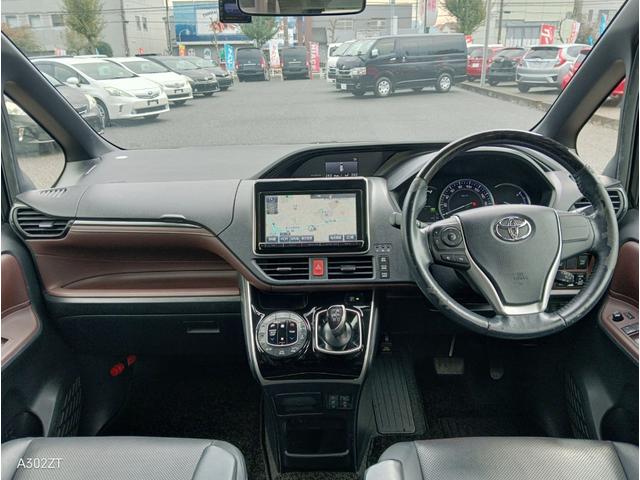 エスクァイア ハイブリッドGi 7人乗り TRDエアロ フリップダウンモニター 両側電動スラ レザーシート シートヒーター クルコン 純正ナビ フルセグ Bluetooth CD DVD ETC LEDヘッド 衝突軽減ブレ 禁煙車(20枚目)